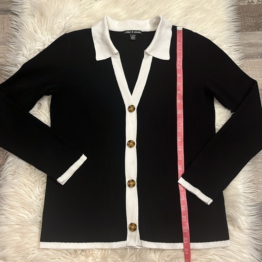 Cable & Gauge ribbed button front sweater with white collar M - Picture 6 of 7